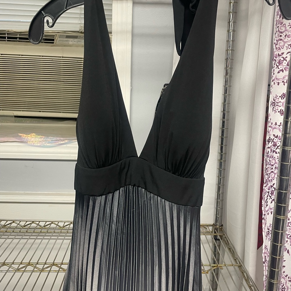 Black and Gray Cachè Pleated Maxi Dress🔥